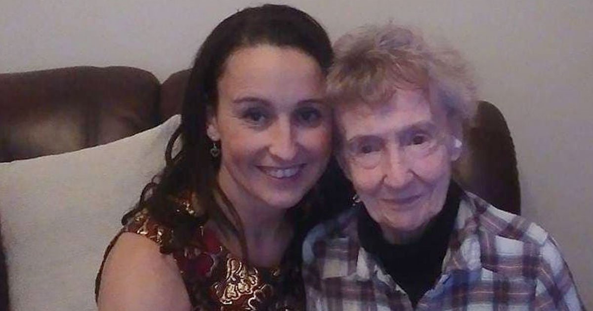 mcdonalds workers kind act for 89 year old grandma with dementia who only eats mcdonalds.jpg?fit=1024%2C538&ssl=1&strip=all - McDonald’s Workers' Kind Act For 89-year-old Grandma With Dementia Who Only Eats McDonald’s