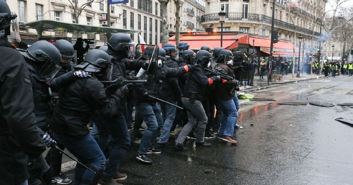 police violente.jpg?resize=412,275 - Technologie: une application pour récolter les preuves des violences policières est maintenant disponible