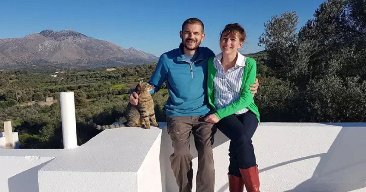 r3 2.jpg?resize=412,275 - Daring Couple Retired In Their 30's To Live Their Dream On A Greek Island