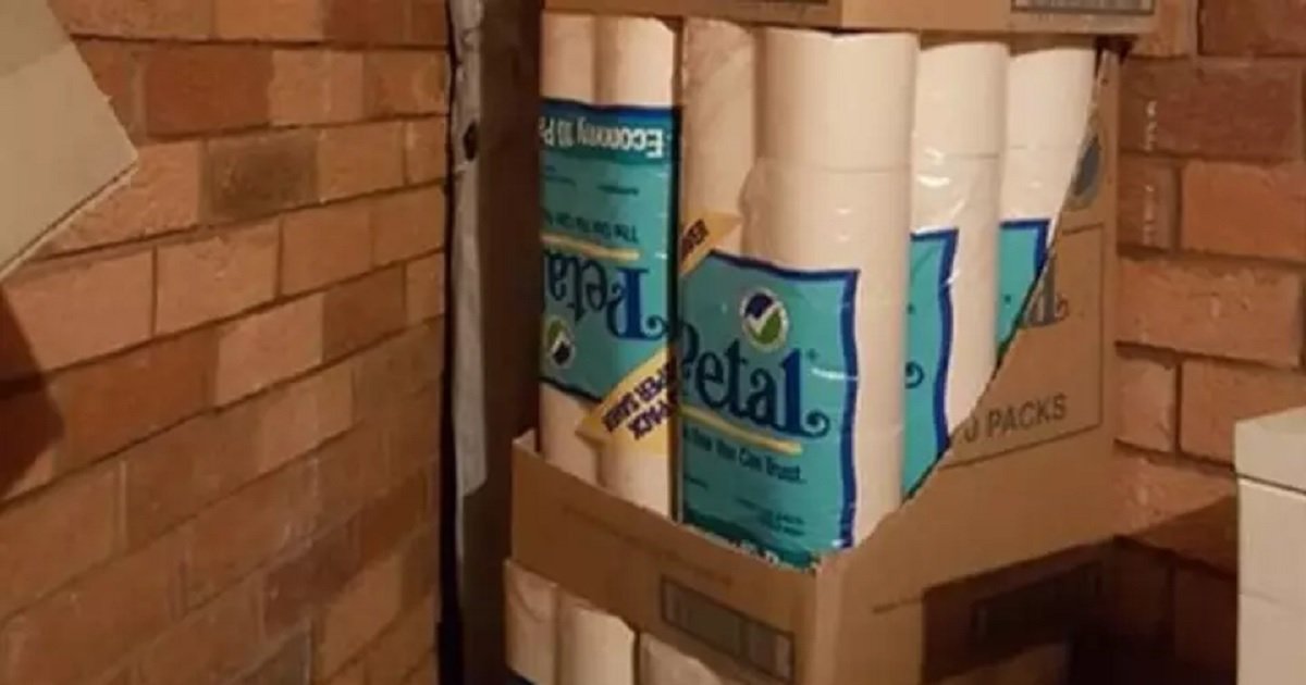 t3 5.jpg?resize=1200,630 - Man Stumbled Onto Huge Stash Of Old Toilet Rolls His Late Dad Owned And Decided To Donate Them