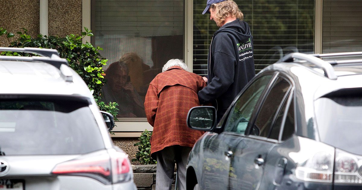 untitled 1 30.jpg?resize=412,275 - Elderly Couple Captured Talking Through The Window Of Care Home After They Had To Separate Due To The Coronavirus