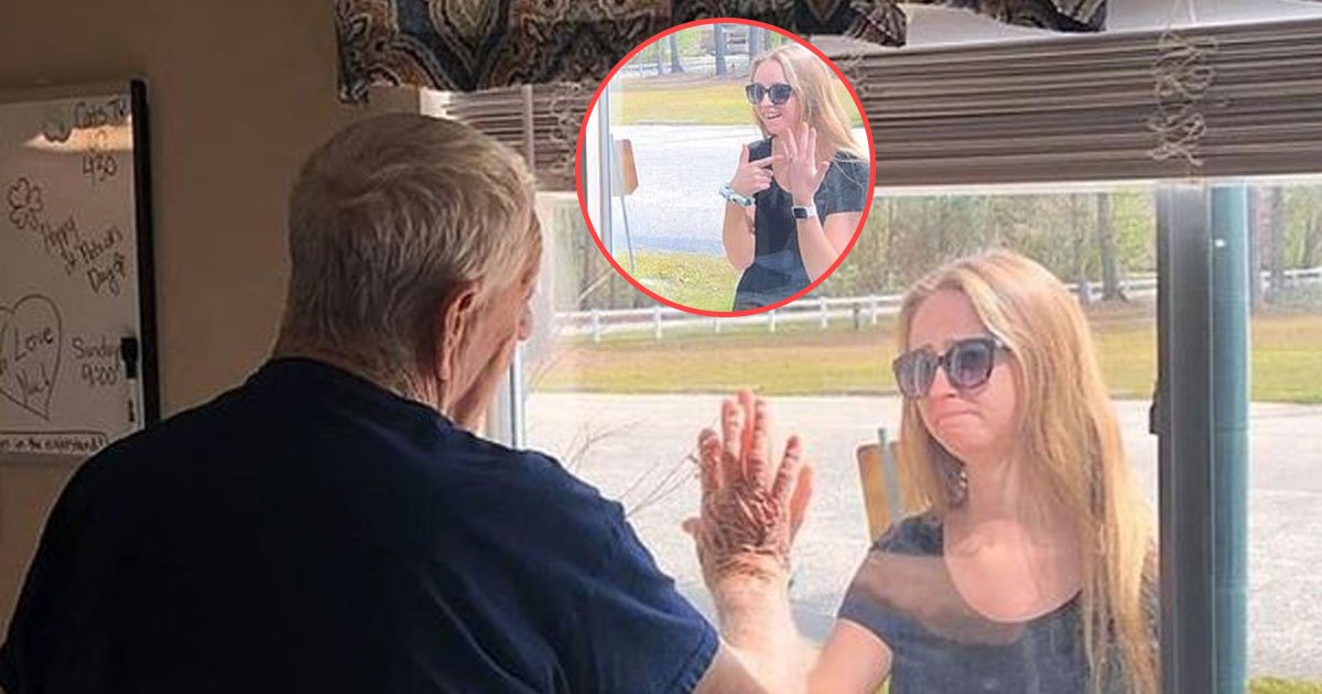 woman showed engagement ring granddad corona lockdown.jpg?resize=412,275 - Woman Showed Her Engagement Ring To Her Granddad Through Care Home Window Amid Coronavirus Lockdown