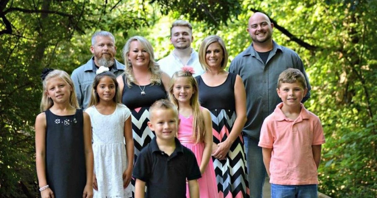 11 20.jpg?resize=412,275 - Woman Shared What It’s Like To Live With Her Husband, Her Ex-husband, His New Girlfriend, And Their Five Kids Amid Lockdown
