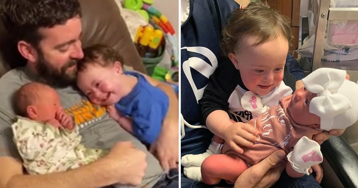 111.jpg?resize=412,275 - One-year-old Boy With Down Syndrome Can’t Stop Smiling After Meeting His Baby Sister