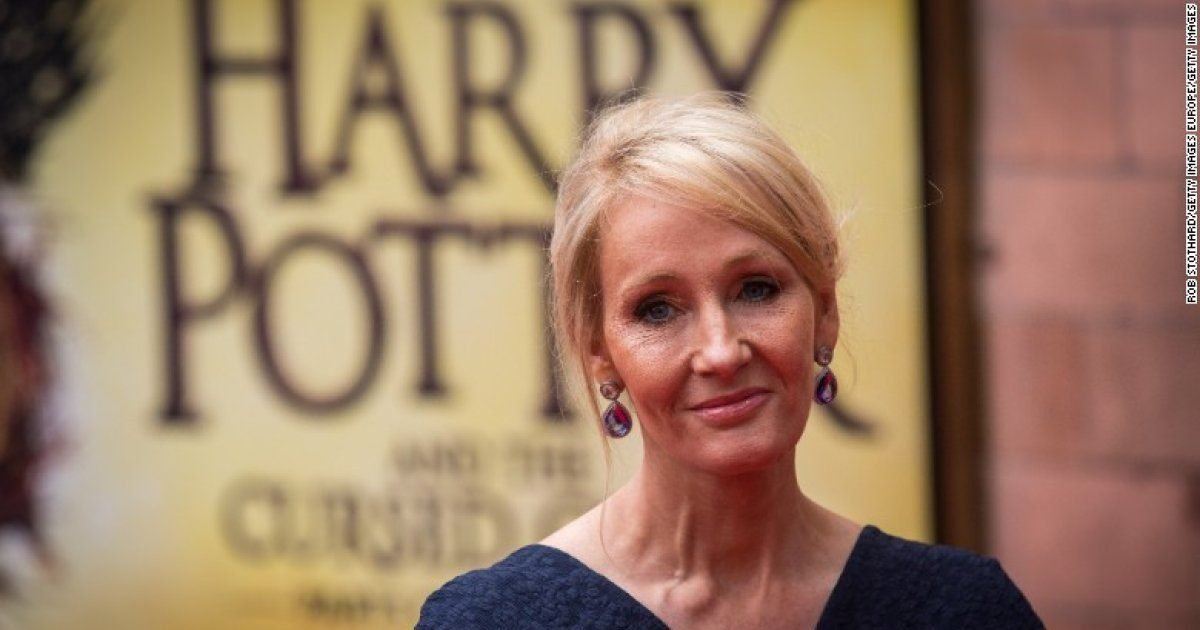 161220165816 jk rowling exlarge tease e1586290464475.jpg?resize=412,275 - Covid-19 : J.K Rowling, l'auteure de "Harry Potter" touchée par le coronavirus, elle partage ses conseils !