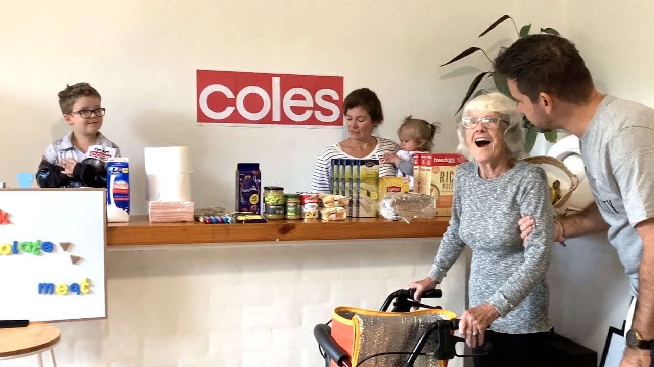 Una familia australiana crea un supermercado en casa para que su ...