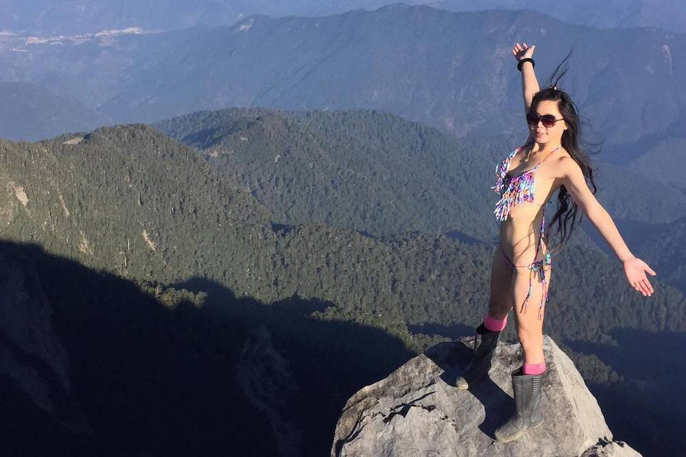La popular "escaladora del bikini" taiwanesa Gigi Wu muere al caer ...