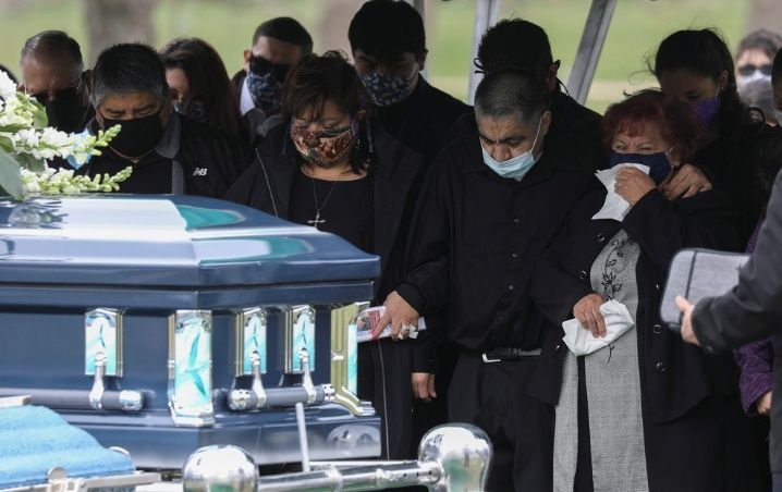 Tras asistir a un funeral, 6 personas mueren infectadas con Covid-19 en EE.UU.
