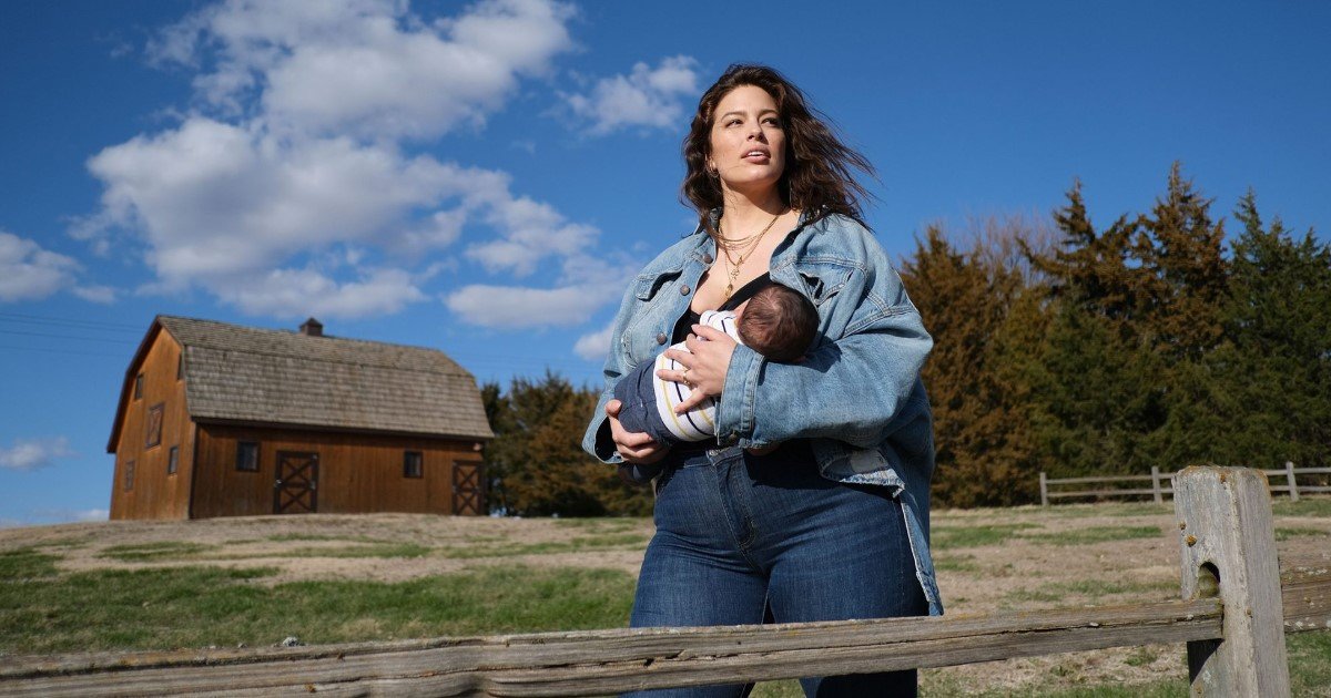 4 75.jpg?resize=412,275 - Ashley Graham Captured Breastfeeding Her Son Isaac In A Photo For Vogue