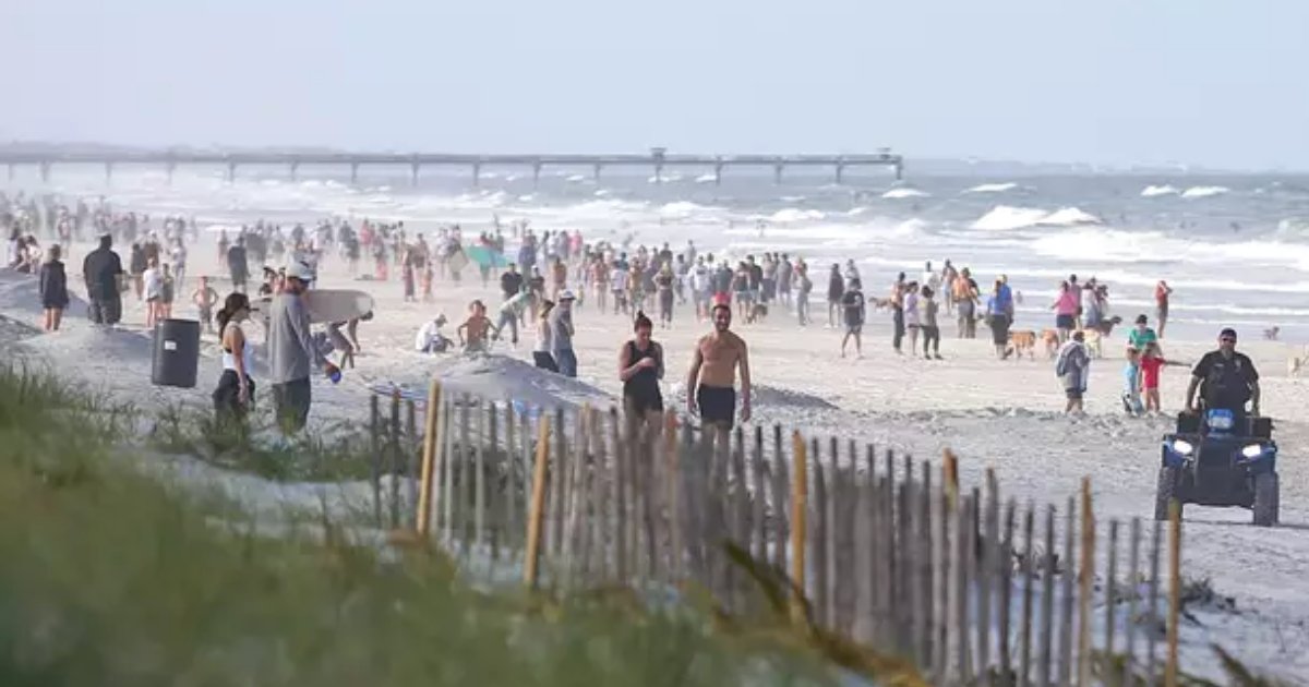 Florida Beaches Packed Within 30 Minutes Of Reopening As Officials ...