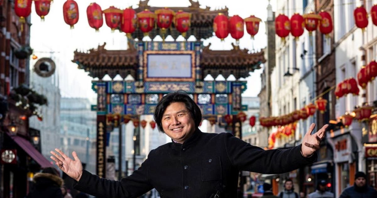 ec8db8eb84ac 72.jpg?resize=412,232 - Ignorant Racism Turns To Celebrity London's Dumplings' Legend Chef Inciting Anger