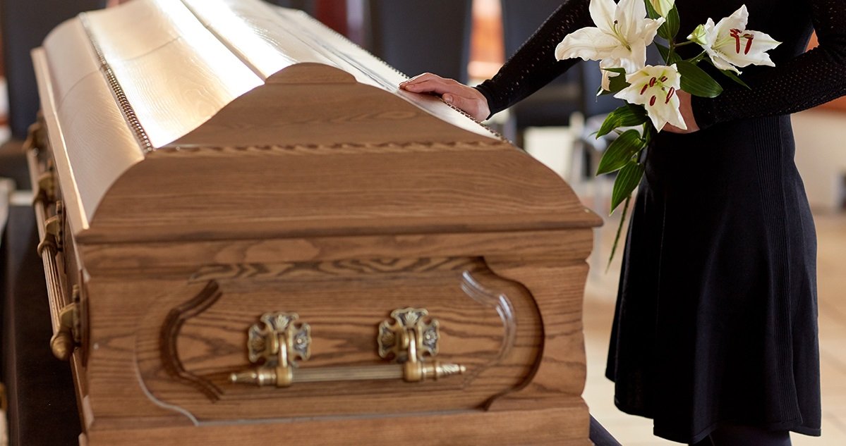 funerailles.jpeg?resize=412,275 - Quel est le nombre de personnes décédées à domicile à cause du Covid-19 ?