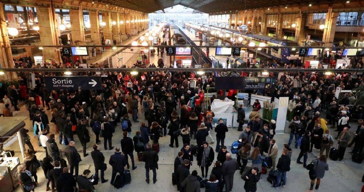 gare paris.jpg?resize=412,275 - Transhumance: un quart des parisiens ont quitté la capitale pour se rendre en province !