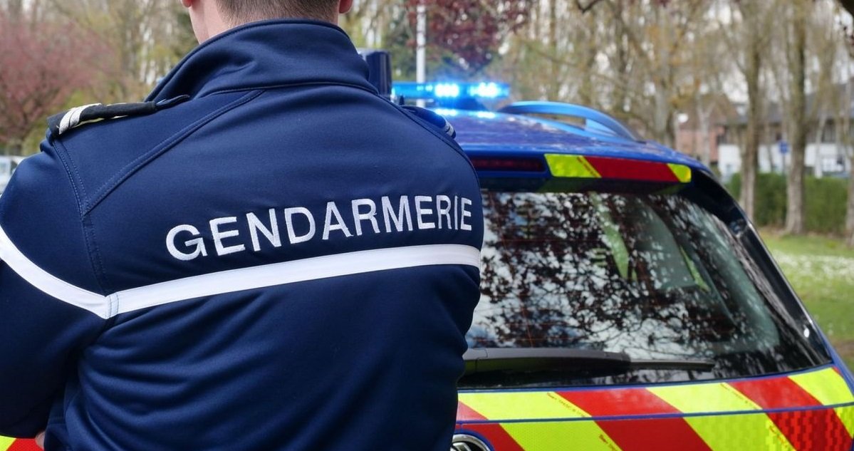 gendarme.jpg?resize=412,275 - Drame: un homme écrase et tue son beau-frère pour un soupçon d'adultère