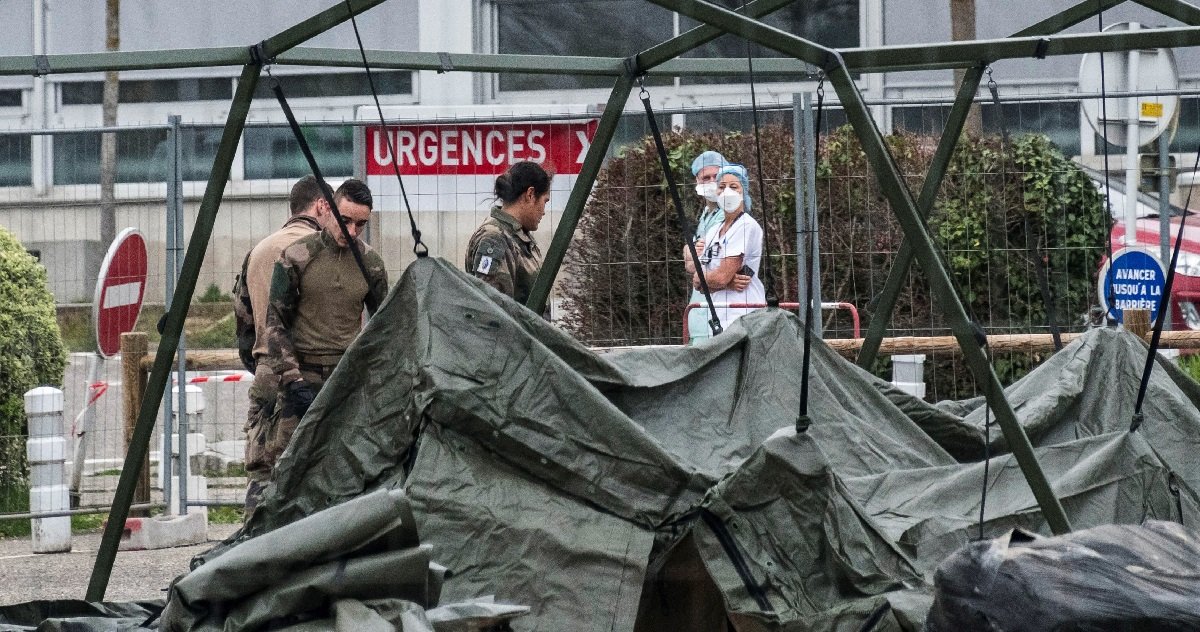 hopital 1.jpg?resize=412,275 - Mulhouse: une partie de l'hôpital militaire de campagne a été démonté