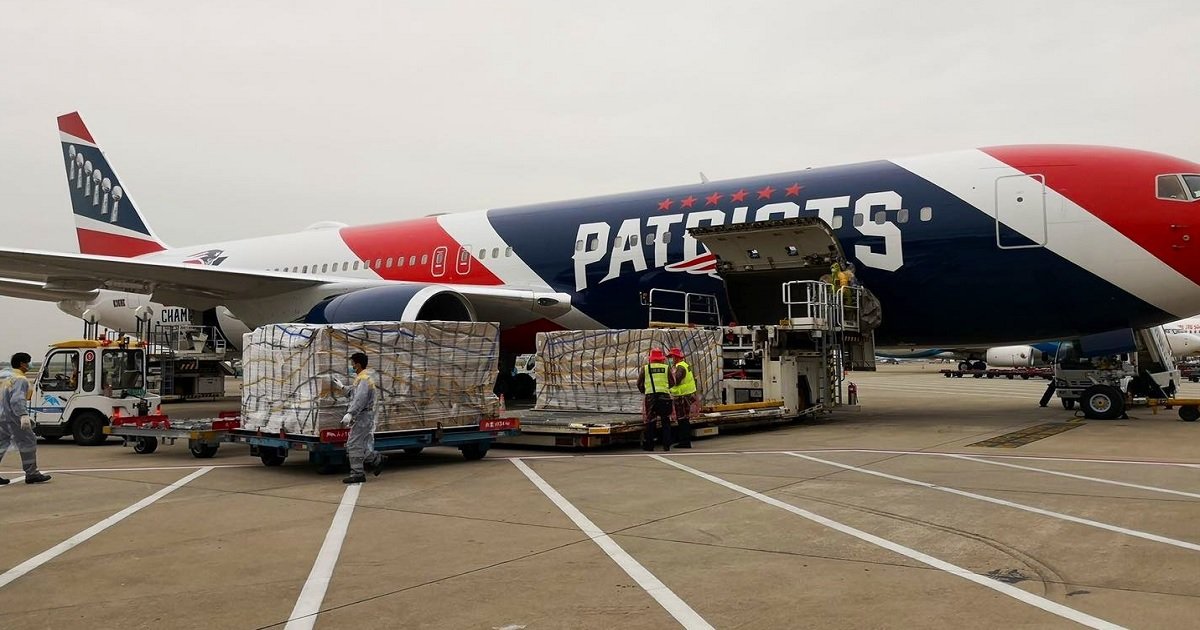 j3.jpg?resize=412,275 - Patriots Owner Bob Kraft Used Team's Jet To Fly 1.7 Million Masks To The US From China