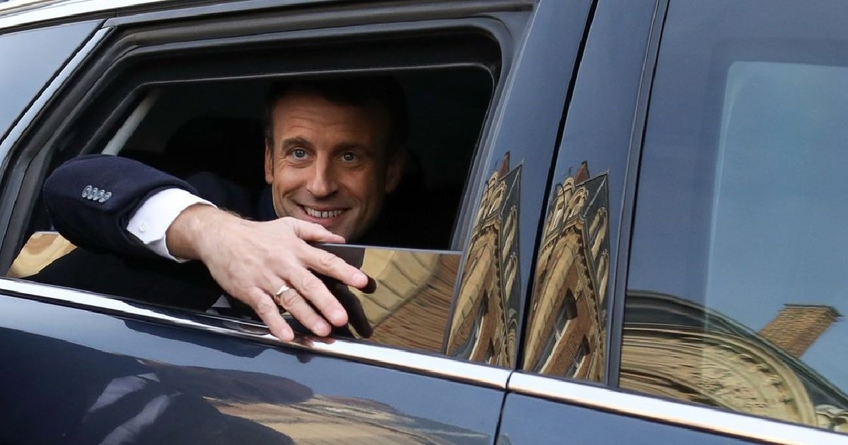 macron.jpeg?resize=412,275 - Emmanuel Macron a fait équiper les voitures de l'Élysée de nouvelles protections !