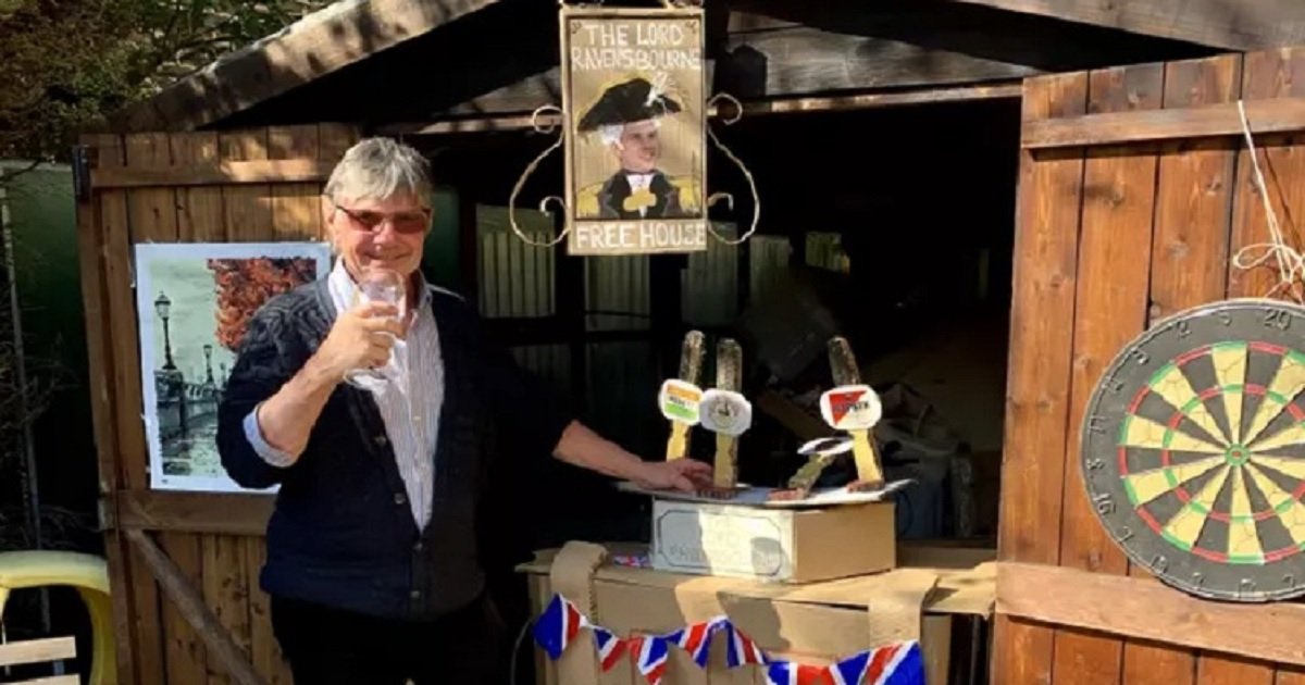 p3 2.jpg?resize=412,275 - Daughter Built Dad A Pop-Up Pub In Their Garden To Celebrate His Birthday During Lockdown