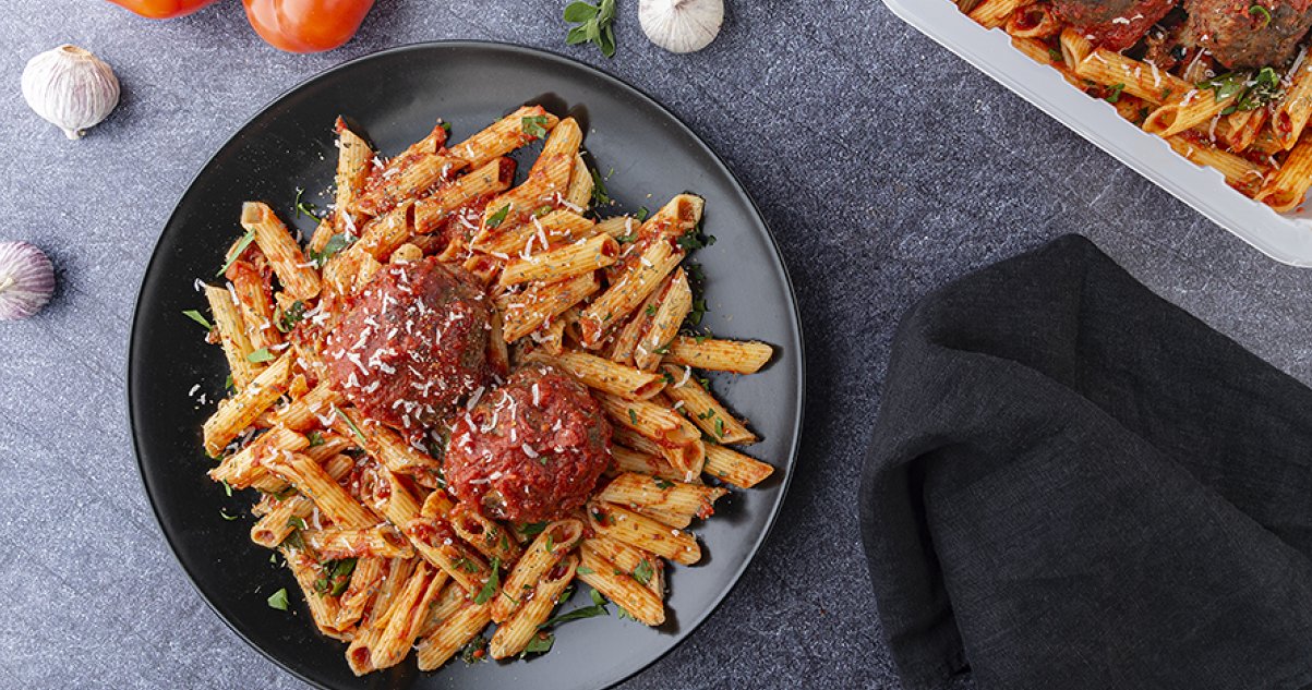 pate.png?resize=1200,630 - À vos fourneaux: La recette des boulettes sauce tomate basilic, penne et burrata