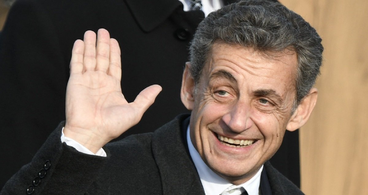 sarko.jpg?resize=412,275 - Confession: Nicolas Sarkozy se dit très admiratif du travail du professeur Didier Raoult