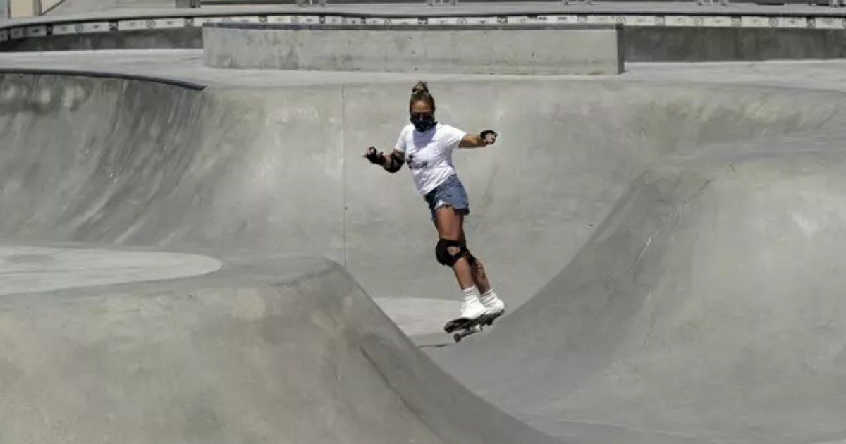 untitled design 19 2.png?resize=412,232 - Officials Covered Skate Park In Sand After People Continued To Violate Lockdown Orders