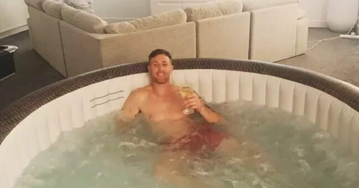 untitled design 38.jpg?resize=412,275 - Man Placed A Giant Hot Tub In Living Room After Getting Jealous Of Neighbors With Gardens