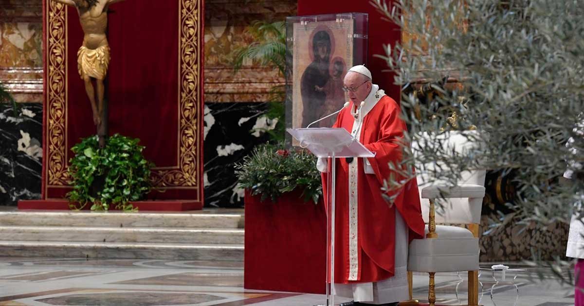 vatican1.jpg?resize=1200,630 - Pope Francis Celebrates Palm Sunday Service Without The Public