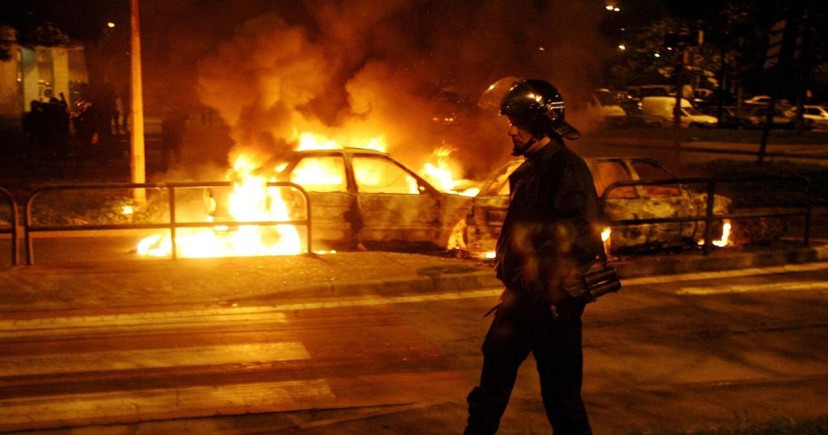 violence 1.jpg?resize=1200,630 - Violences Urbaines: des policiers se sont fait attaquer par une cinquantaine de jeunes du quartier des Aubiers à Bordeaux
