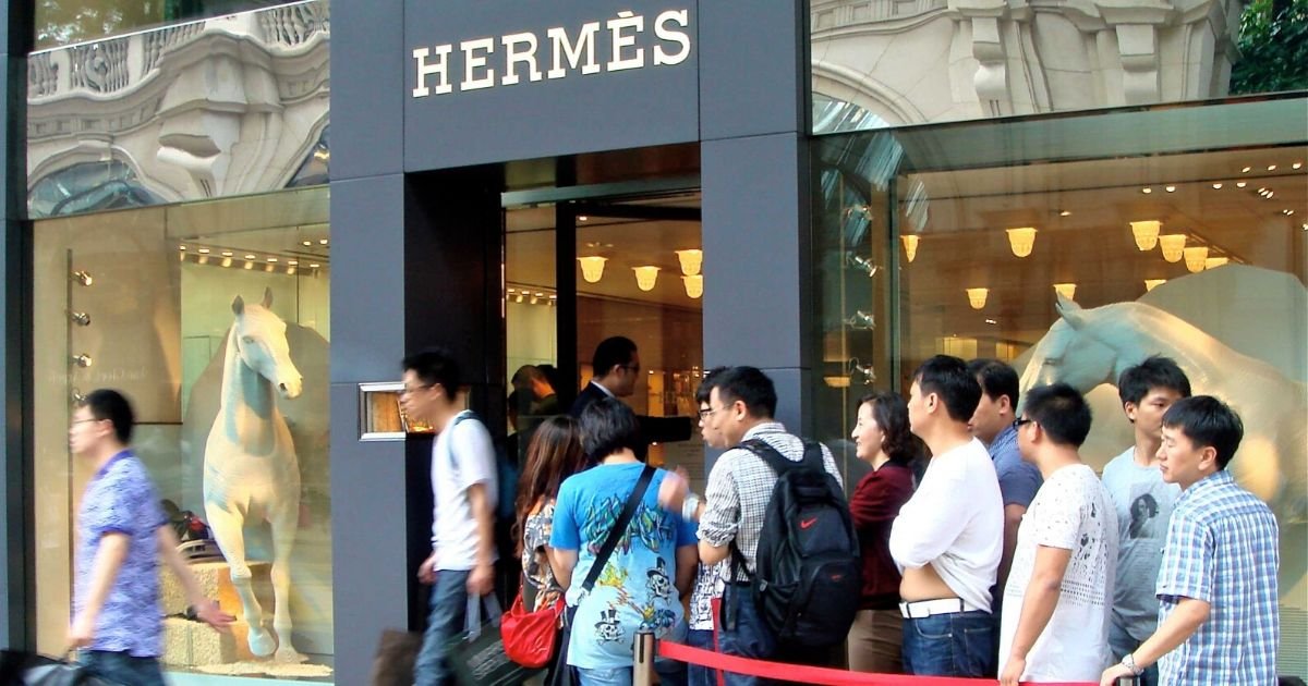 vonjour5 1.jpg?resize=412,275 - Chine : record de vente pour une boutique Hermès qui venait de rouvrir après le confinement