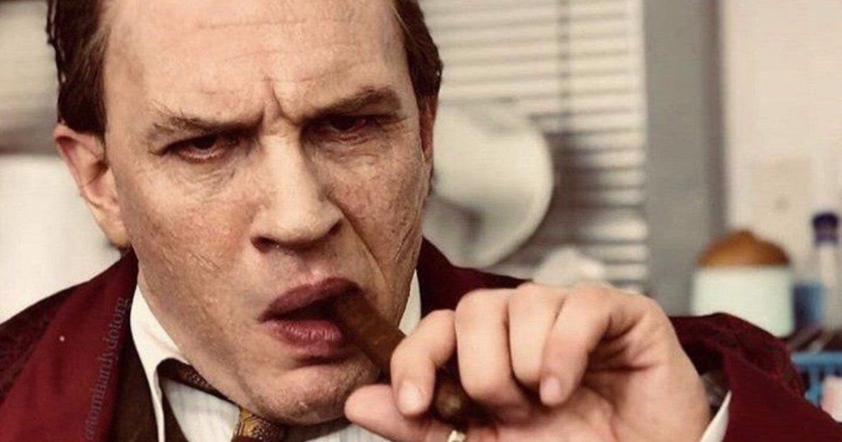 vonjour6 1.jpg?resize=1200,630 - L'acteur Tom Hardy est méconnaissable dans le trailer du nouveau film sur Al Capone