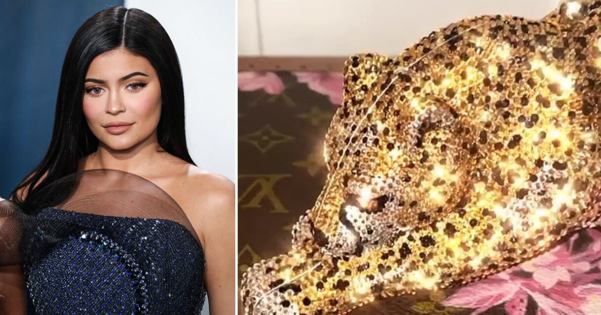 2 25.png?resize=412,275 - Kim, Khloé Kardashian Receive $5.5K Crystal Cheetah Clutches From Billionaire Kylie Jenner As Mother’s Day Gifts