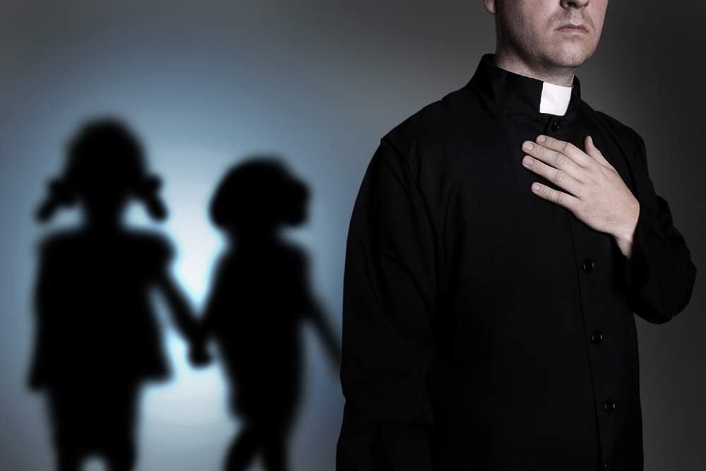 Abusi su minori: ancora un prete denunciato a Verona | Vvox