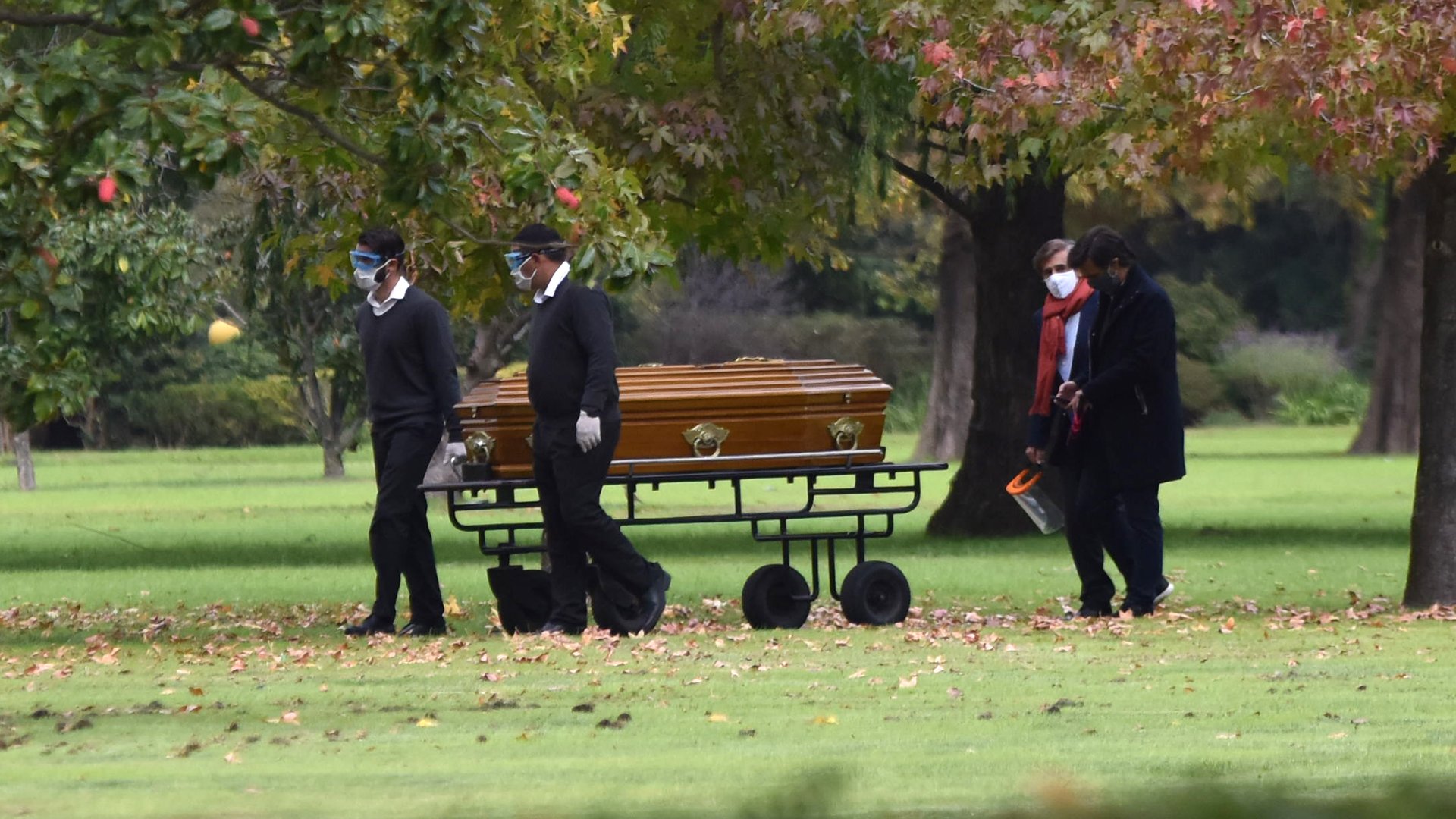 El entierro de Goldy fue sin familiares ni amigos, pero con ...