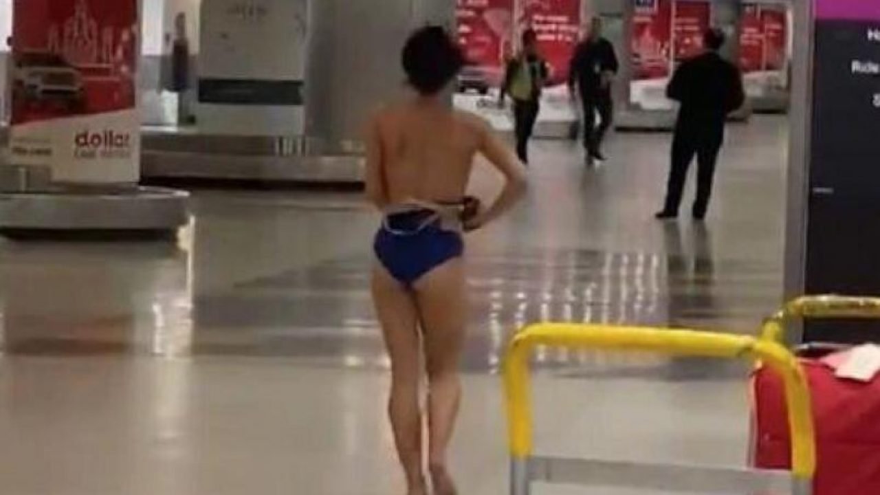 VIDEO: Mujer se pasea desnuda por el aeropuerto