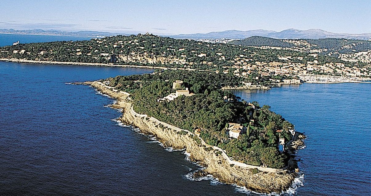 alpes.jpg?resize=412,275 - Alpes-Maritimes: une ado qui se baladait sur le littoral a été emportée par la mer !