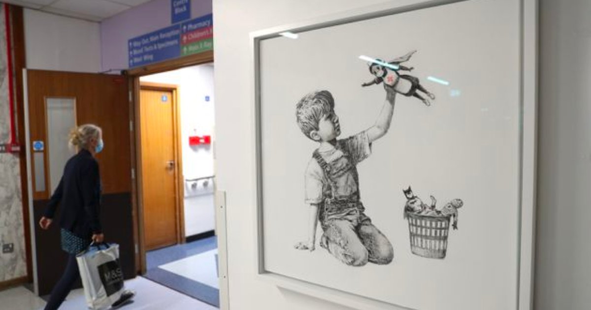 banksy.png?resize=412,232 - La nouvelle œuvre de Banksy rend hommage aux personnels soignants
