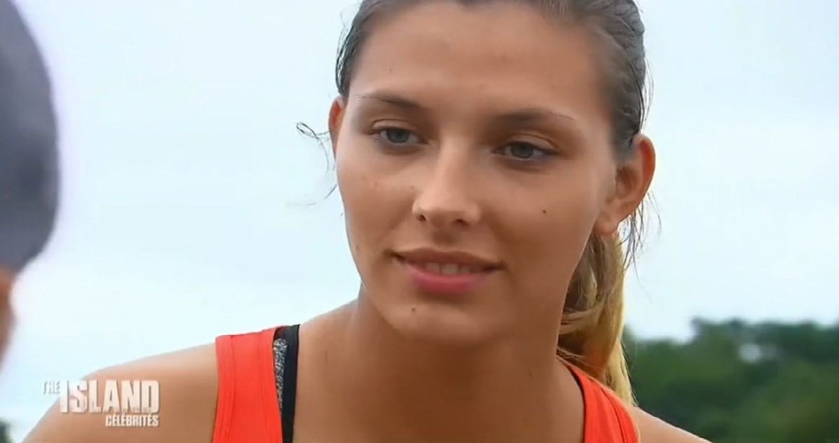 camille 6 3676765.jpg?resize=412,275 - Miss France 2015: Camille Cerf répond aux critiques que les internautes font sur son corps