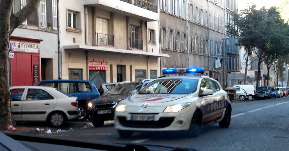 marseille.jpg?resize=1200,630 - Marseille: trois policiers vont être jugés en comparution immédiate pour avoir frappé un automobiliste !