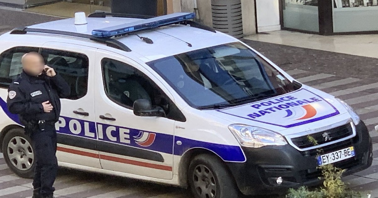 police 1.jpg?resize=412,275 - Seine-et-Marne: Une jeune femme qui a voulu échapper à son père a sauté par la fenêtre !