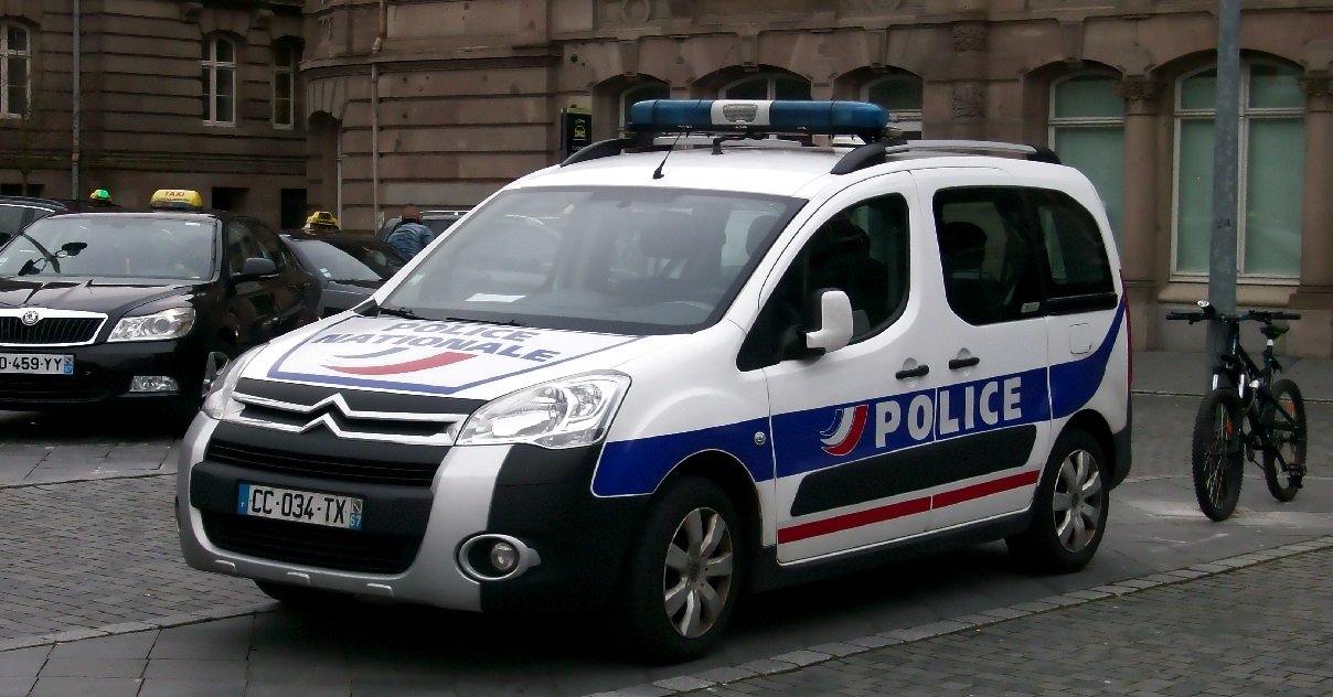 police 5.jpg?resize=412,275 - Lacrymogène: deux policiers alcoolisés et drogués ont gazé un autre policier dans la rue...