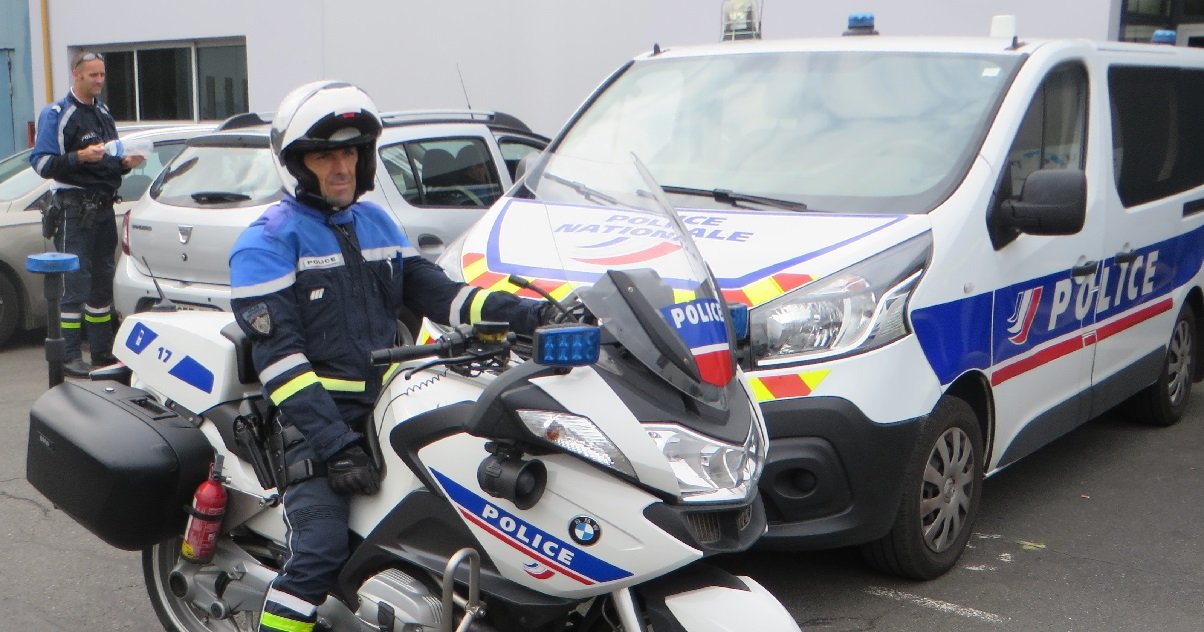 police 7.jpg?resize=412,275 - Un homme a violenté sa conjointe avant de détruire, puis brûler sa voiture