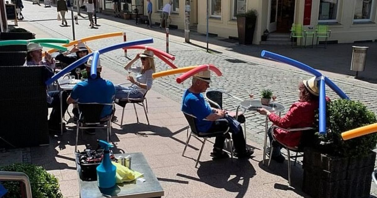 untitled design 1 7.jpg?resize=412,275 - Cafe Ordered Customers To Wear Swimming Noodles On Their Heads To Ensure Social Distancing