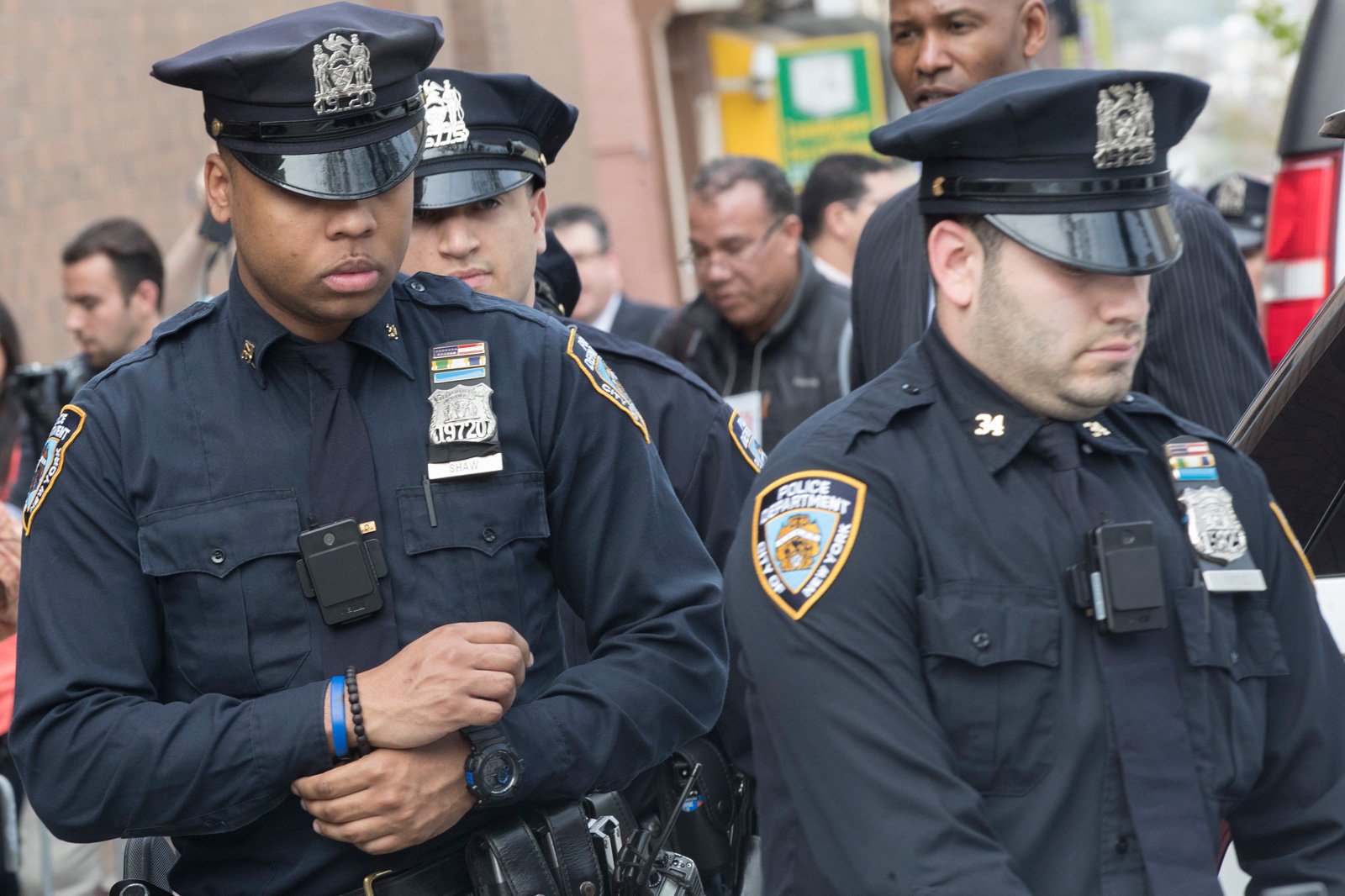La Policía de Nueva York retira 2.990 cámaras de agentes después ...