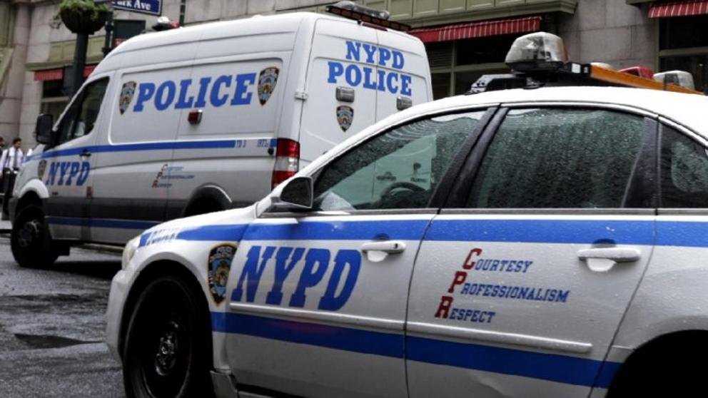 Un policía de Nueva York muere por 