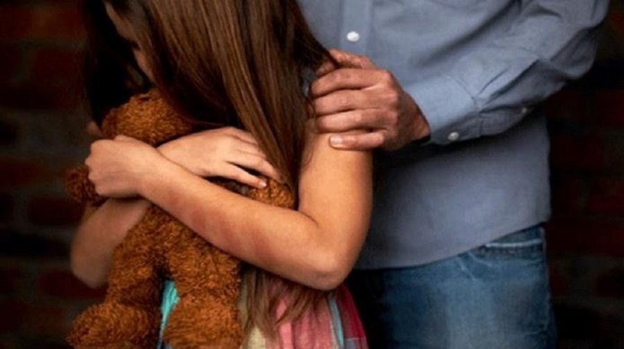 Los abusos de un padre a su hija en Barcelona: orgías con ratones ...