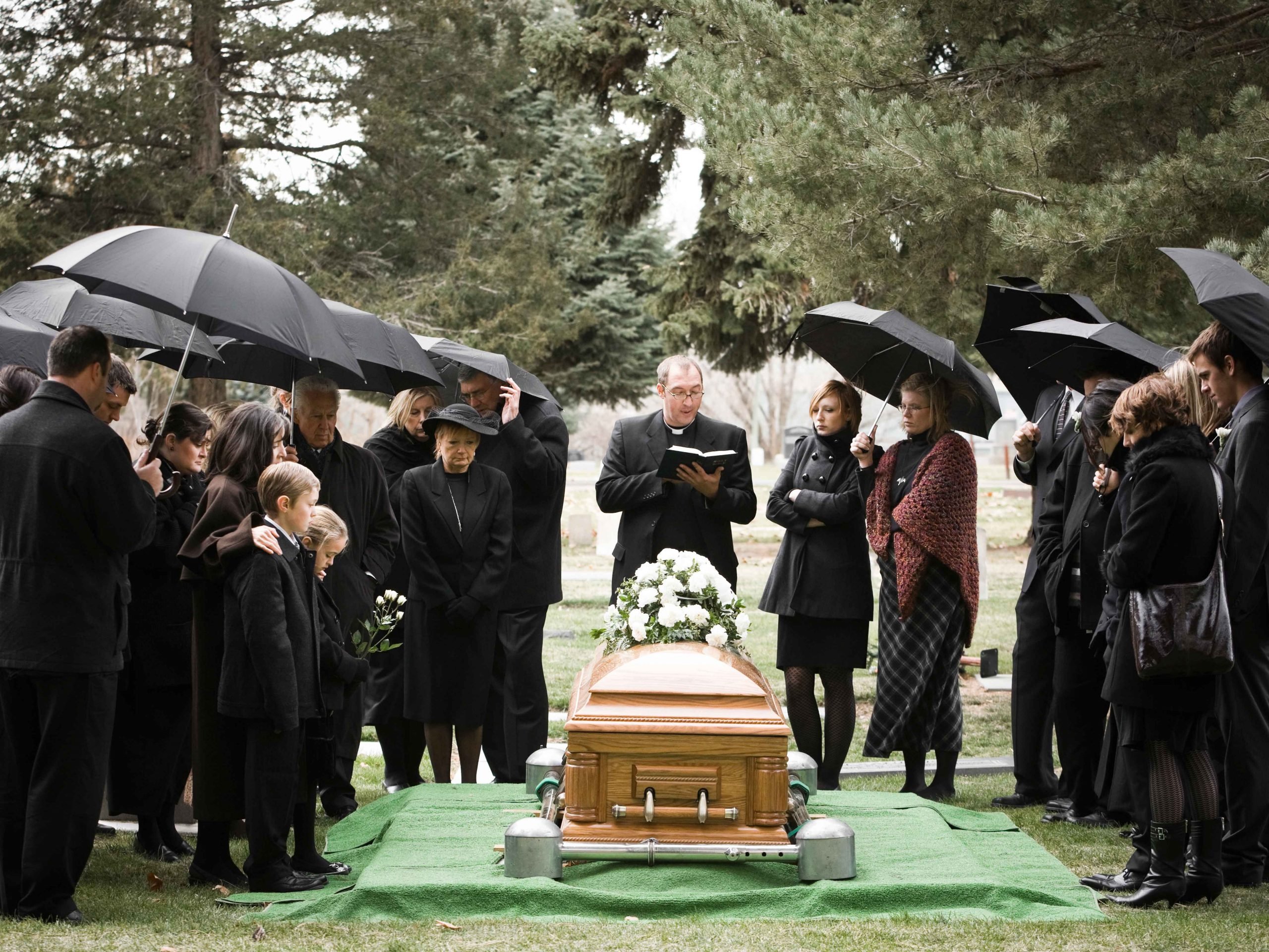 The funeral industry begins to bury tradition – The New Economy