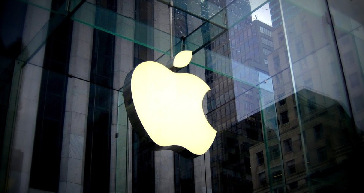 apple.jpg?resize=412,232 - Un homme poursuit Apple en justice et espère gagner 1000 milliards