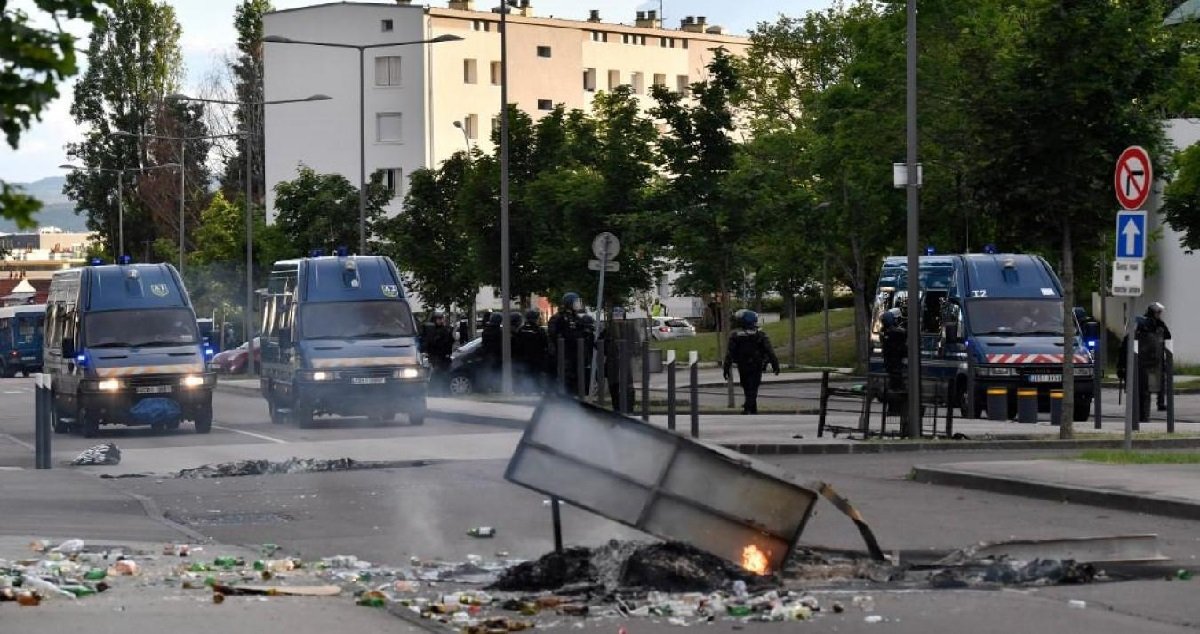 dijon 2 1.jpg?resize=412,275 - Dijon: le ministère de l'Intérieur va étudier la possibilité d'expulser tout étranger impliqué dans les violences