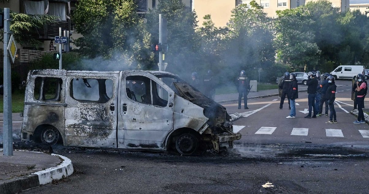 dijon 2.jpg?resize=412,275 - Dijon: après plusieurs nuits de violences, les forces de l’ordre contrôlent maintenant la situation