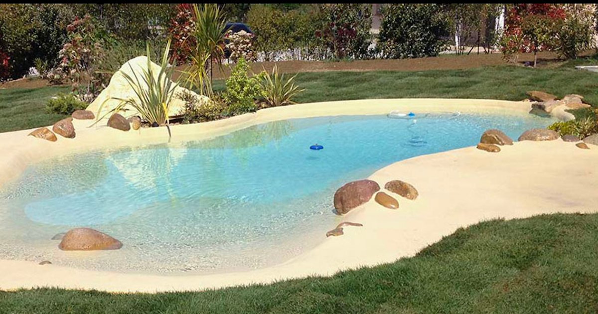 piscine de sable.png?resize=1200,630 - Découvrez la piscine de sable pour vous croire à la plage tout en étant dans votre jardin